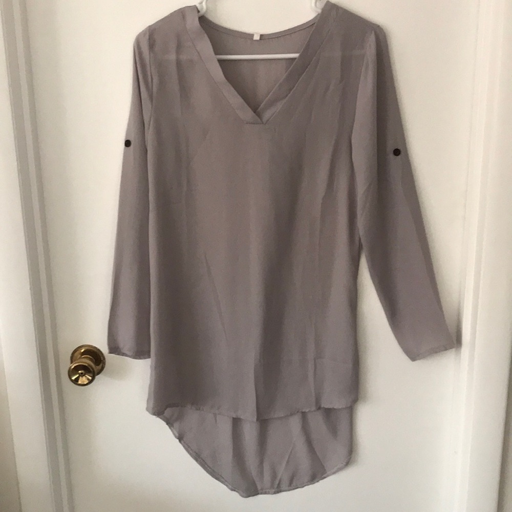 No brand listed, light gray sheer tunic top, size small